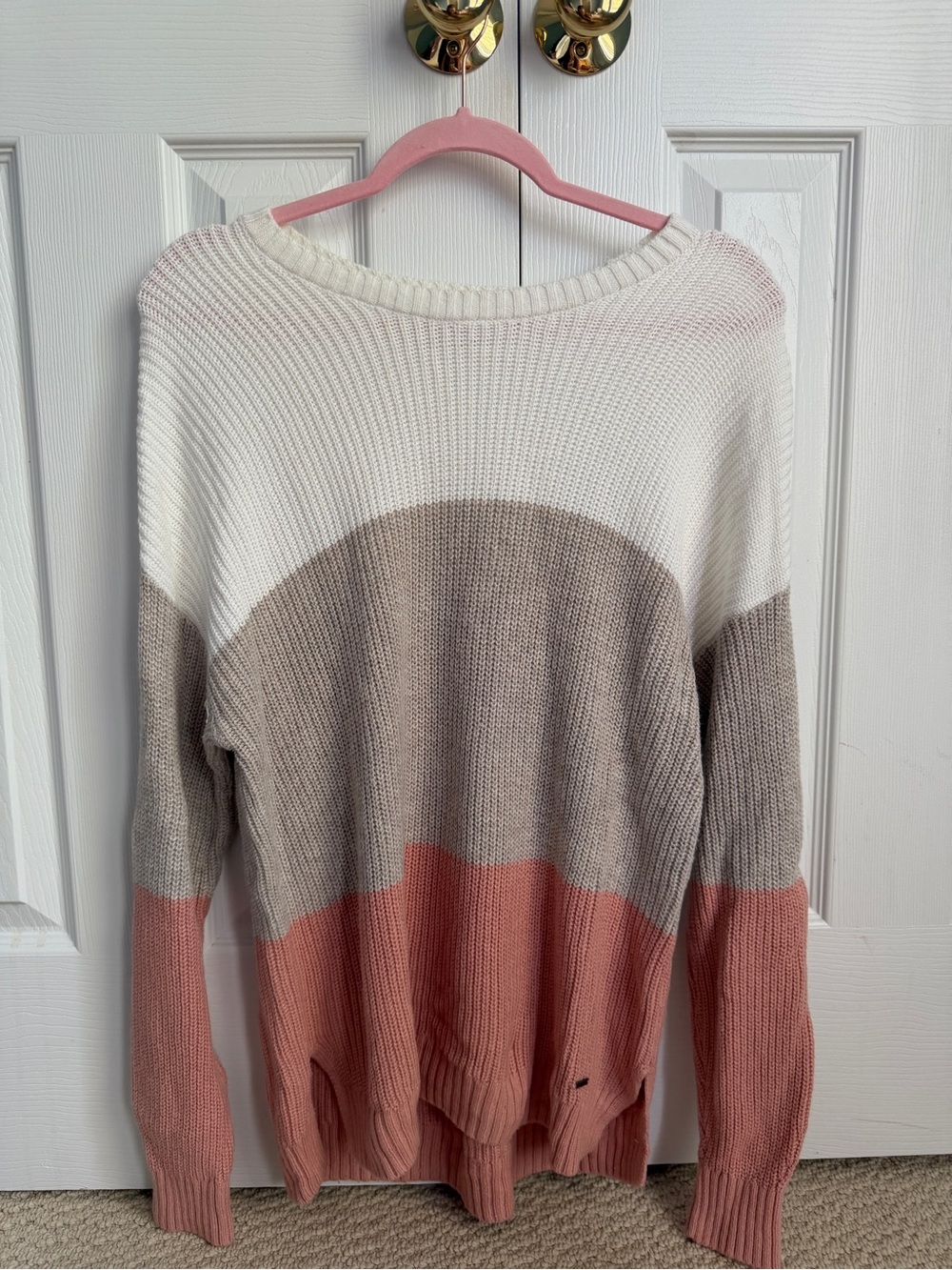 Hollister Colorblock Crewneck Sweater in Cream, Taupe & Dusty Rose